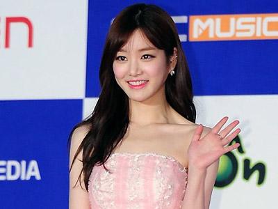 Lee Yu Bi Dikritik Netizen Karena Lakukan Lipsync di 'Inkigayo'